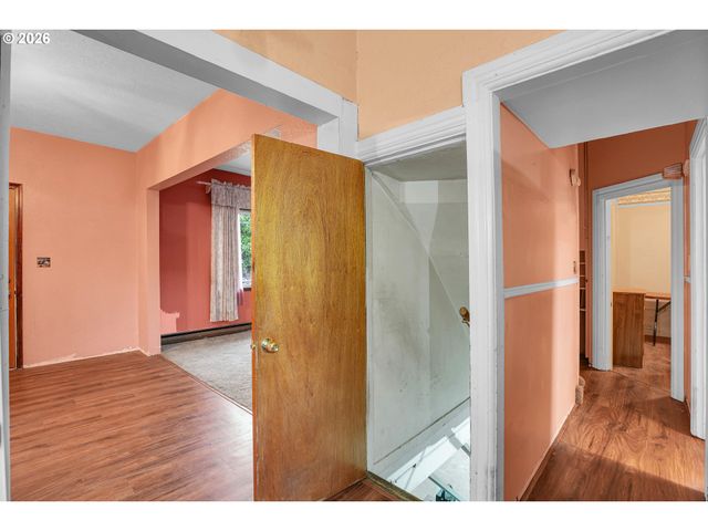6433 Ne DURHAM Ave, Portland, OR 97211
