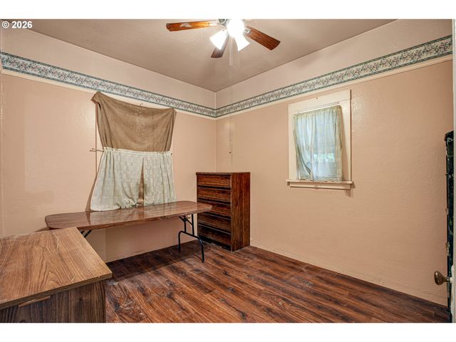 6433 Ne DURHAM Ave, Portland, OR 97211