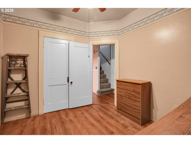 6433 Ne DURHAM Ave, Portland, OR 97211
