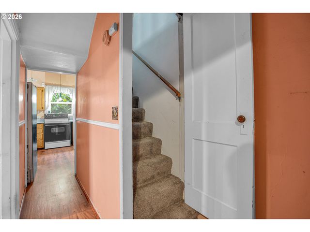 6433 Ne DURHAM Ave, Portland, OR 97211