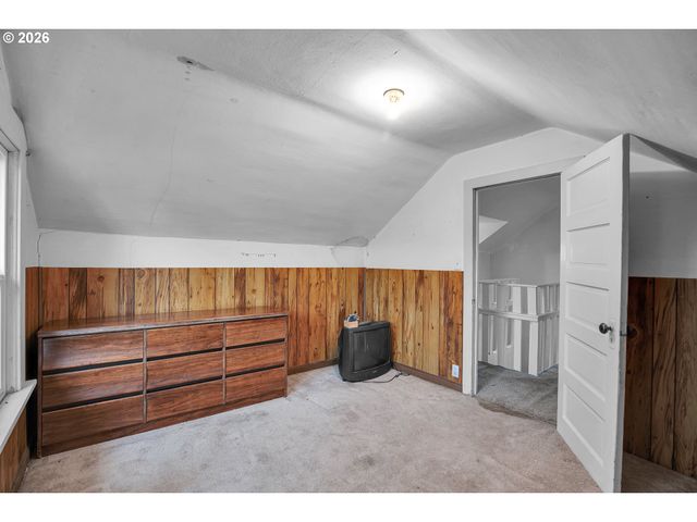 6433 Ne DURHAM Ave, Portland, OR 97211