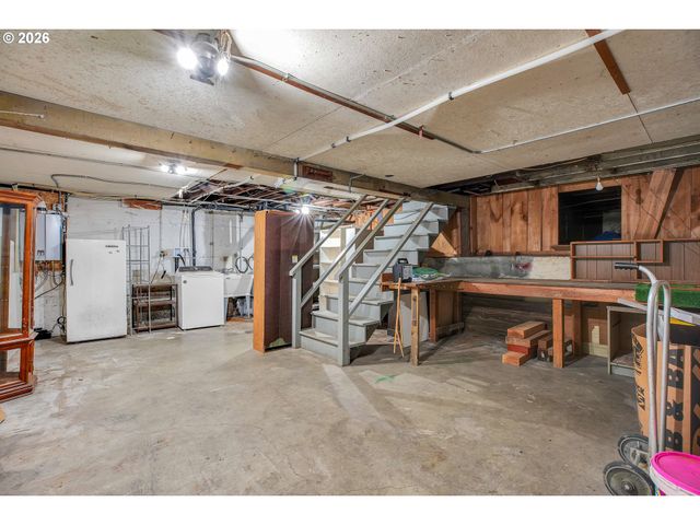 6433 Ne DURHAM Ave, Portland, OR 97211