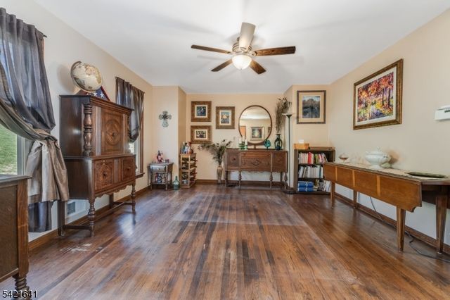 514 Lannon Ln, Bethlehem Twp., NJ 08826