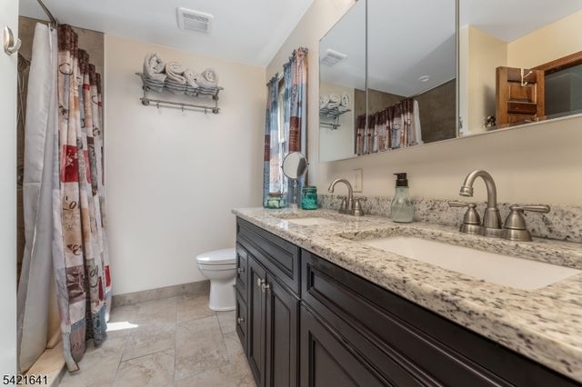 514 Lannon Ln, Bethlehem Twp., NJ 08826