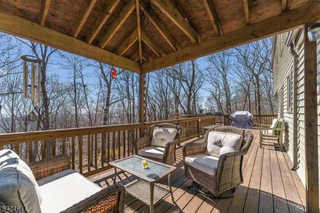 514 Lannon Ln, Bethlehem Twp., NJ 08826