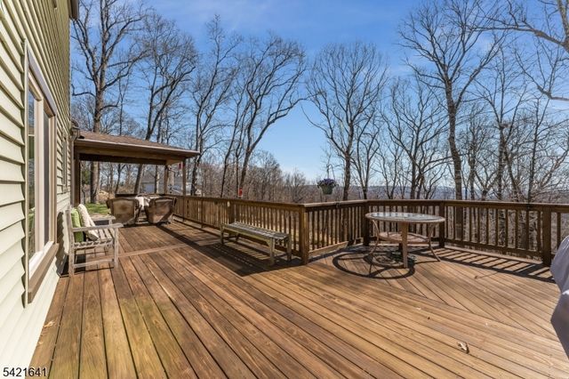 514 Lannon Ln, Bethlehem Twp., NJ 08826