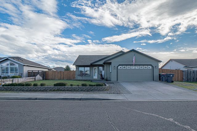 2460 Jeremy Street, Central Point, OR 97502