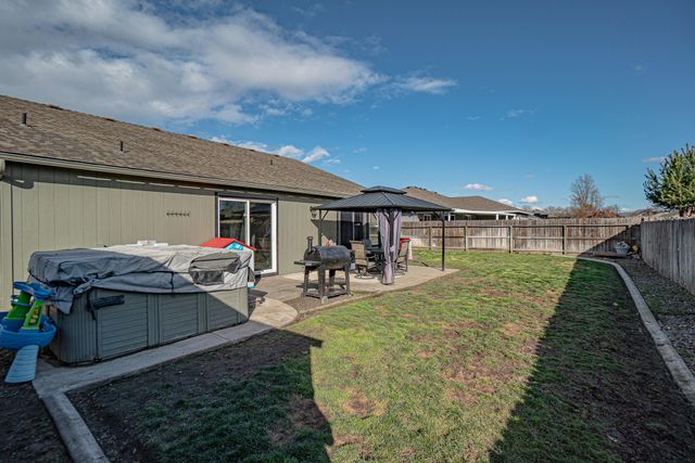 2460 Jeremy Street, Central Point, OR 97502