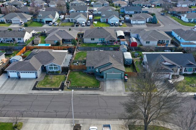 2460 Jeremy Street, Central Point, OR 97502