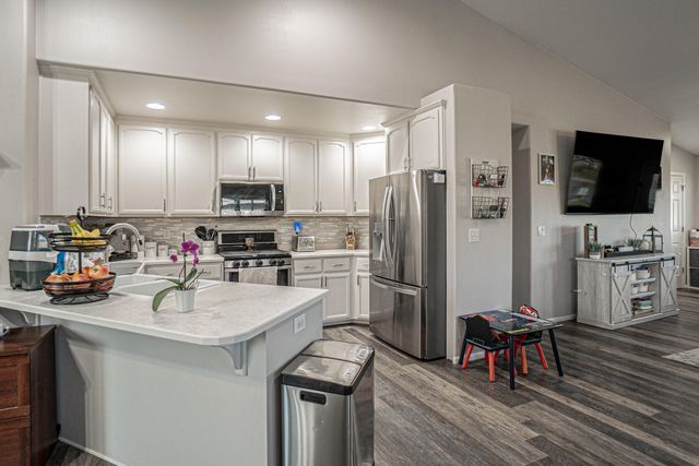 2460 Jeremy Street, Central Point, OR 97502