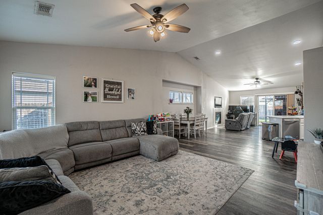 2460 Jeremy Street, Central Point, OR 97502