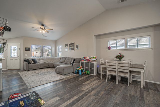 2460 Jeremy Street, Central Point, OR 97502