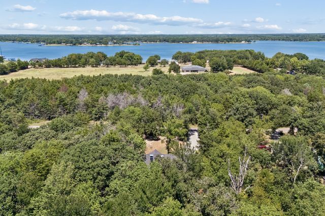 6912 Circle Drive, Bonham, TX 75418