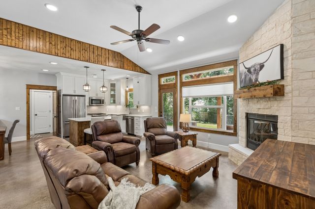 6912 Circle Drive, Bonham, TX 75418
