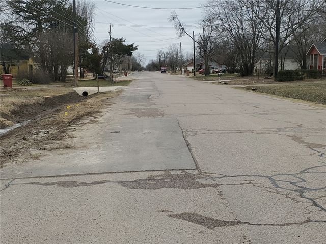 1229 Franklin, Bonham, TX 75418