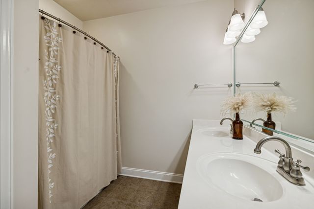 1306 Trenton Ln, Franklin, TN 37067