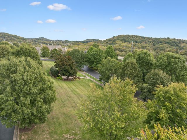 1306 Trenton Ln, Franklin, TN 37067