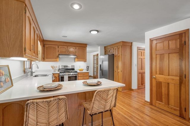 37 Apache Way, Wilmington, MA 01887