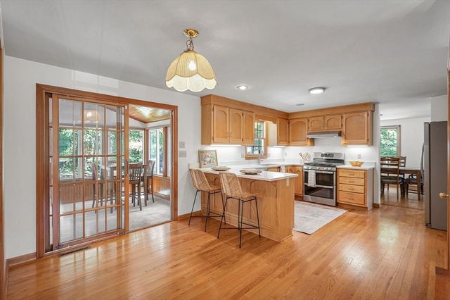 37 Apache Way, Wilmington, MA 01887