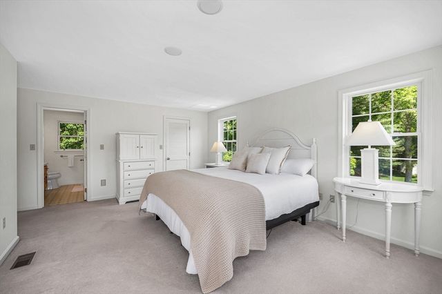37 Apache Way, Wilmington, MA 01887