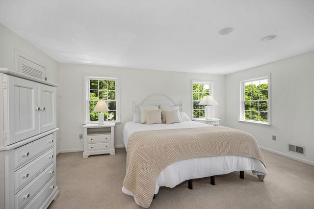37 Apache Way, Wilmington, MA 01887