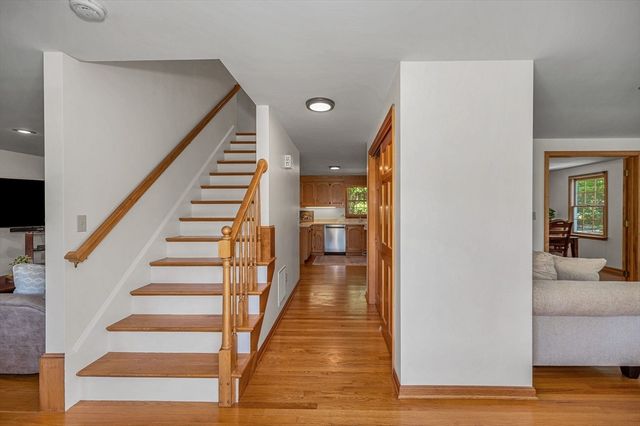 37 Apache Way, Wilmington, MA 01887