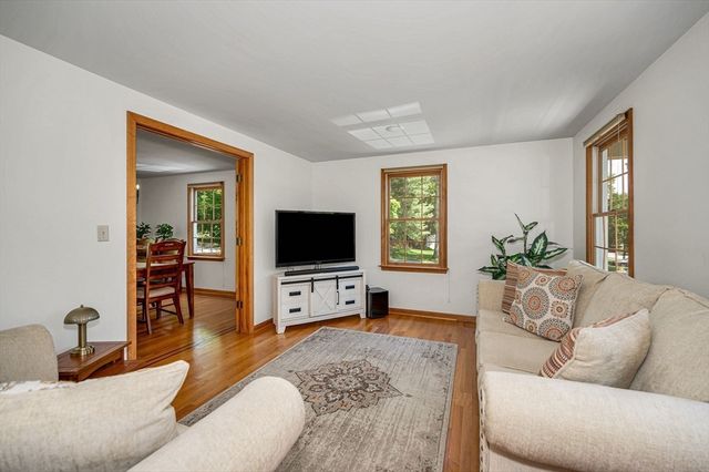 37 Apache Way, Wilmington, MA 01887
