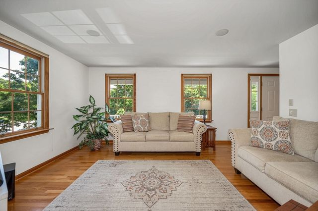 37 Apache Way, Wilmington, MA 01887