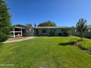 W 3204 Viola Ave, Yakima, WA 98902
