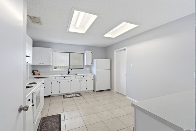 9110 Roquefort, San Antonio, TX 78250