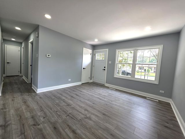 1712 Poplar Avenue, Hanover Park, IL 60133