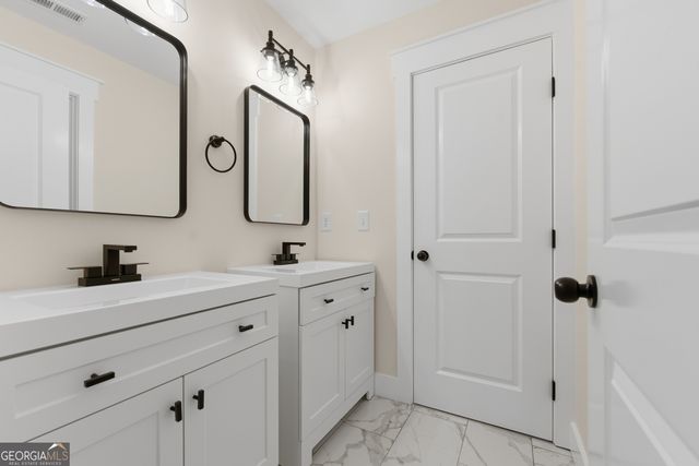 1043 Mccalla Street NE, Conyers, GA 30012