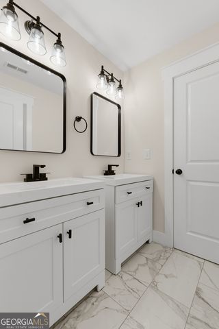 1043 Mccalla Street NE, Conyers, GA 30012