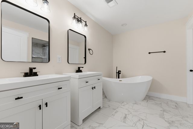 1043 Mccalla Street NE, Conyers, GA 30012