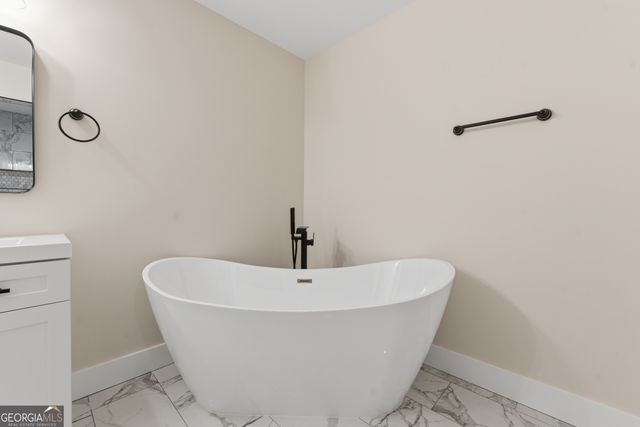 1043 Mccalla Street NE, Conyers, GA 30012