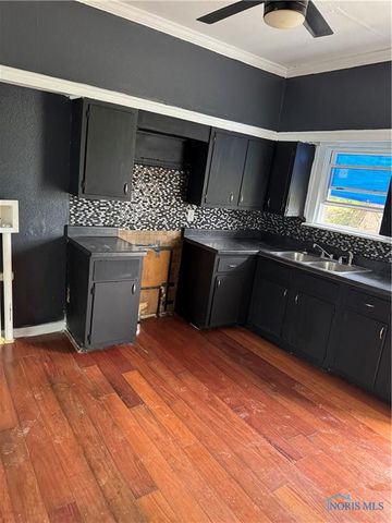 1015 Belmont Avenue, Toledo, OH 43607