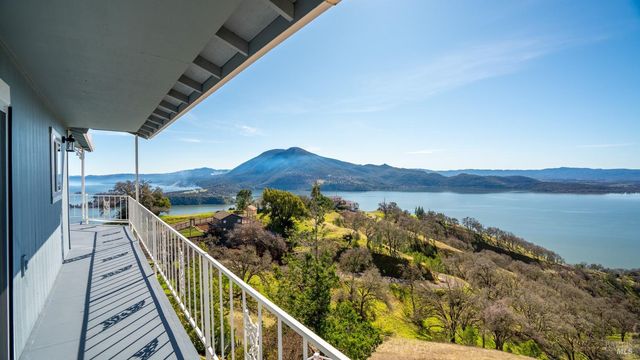 715 Pearl Ct, Glenhaven, CA 95443