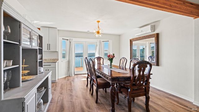 715 Pearl Ct, Glenhaven, CA 95443