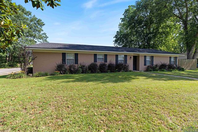 1130 Oakwood St., Carthage, TX 75633