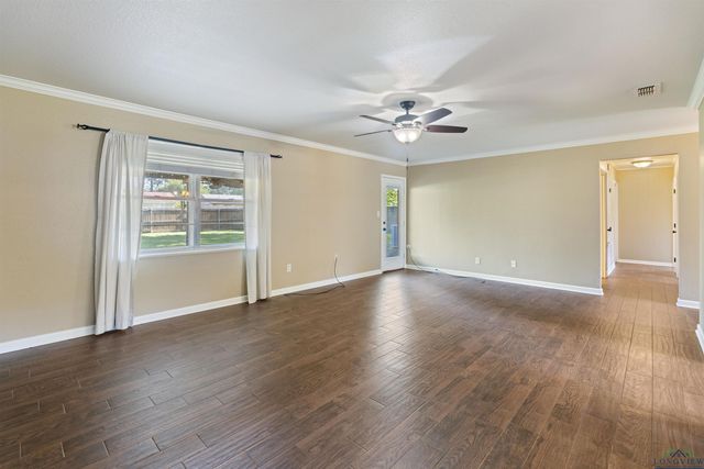 1130 Oakwood St., Carthage, TX 75633