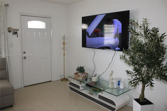 1040 NW 23rd Court, Miami, FL 33125