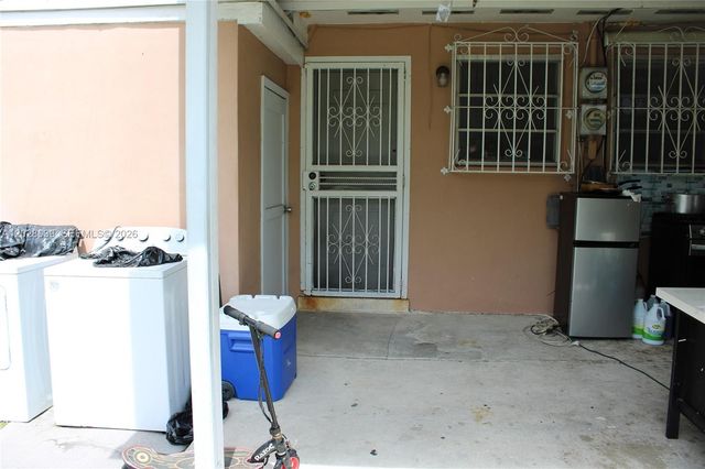 1040 NW 23rd Court, Miami, FL 33125