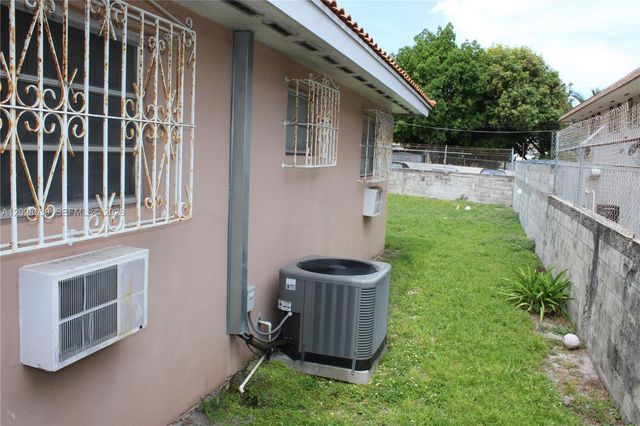 1040 NW 23rd Court, Miami, FL 33125