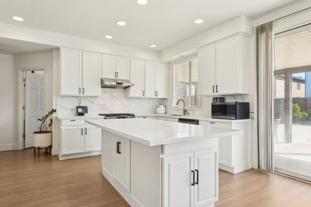 5900 Mclean Dr, Elk Grove, CA 95757