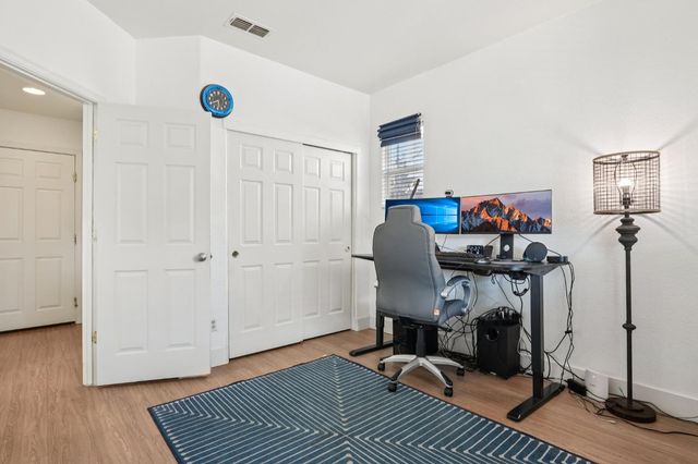 5900 Mclean Dr, Elk Grove, CA 95757