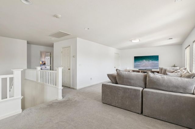 5900 Mclean Dr, Elk Grove, CA 95757