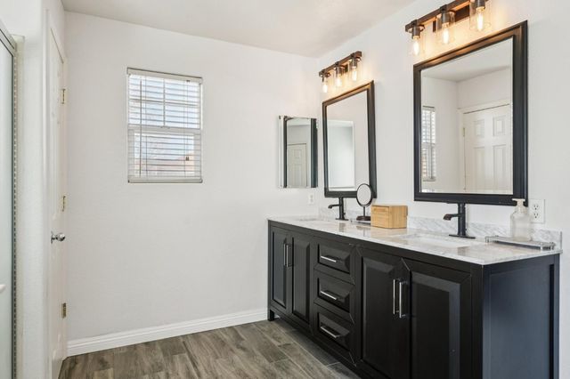 5900 Mclean Dr, Elk Grove, CA 95757