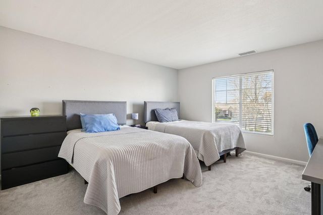 5900 Mclean Dr, Elk Grove, CA 95757