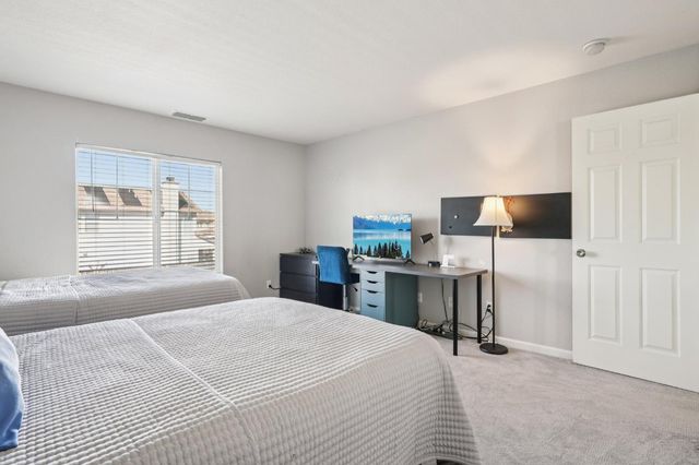 5900 Mclean Dr, Elk Grove, CA 95757