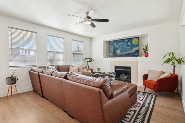 5900 Mclean Dr, Elk Grove, CA 95757